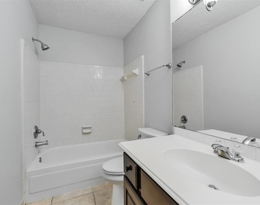 11111 Wheatridge Drive - Photo Thumbnail 10