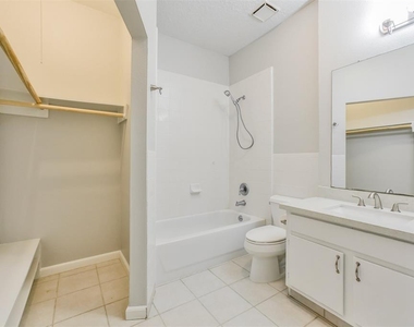 11111 Wheatridge Drive - Photo Thumbnail 16