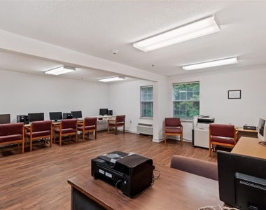 2526 W Madison Street - Photo Thumbnail 4