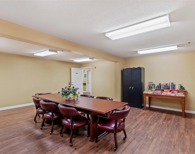 2526 W Madison Street - Photo Thumbnail 3