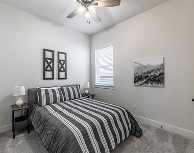 15215 Boisterous Way - Photo Thumbnail 5