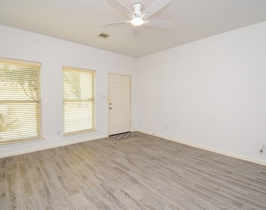 2202 Naomi Street - Photo Thumbnail 4