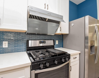 2202 Naomi Street - Photo Thumbnail 14