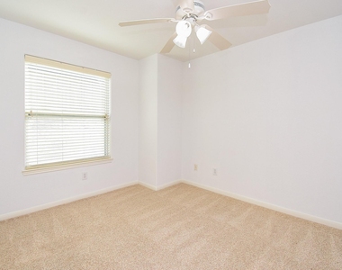 2202 Naomi Street - Photo Thumbnail 35