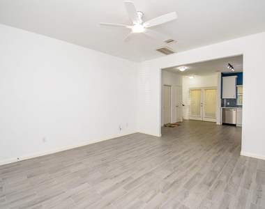 2202 Naomi Street - Photo Thumbnail 5