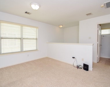 2202 Naomi Street - Photo Thumbnail 25