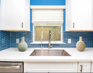 2202 Naomi Street - Photo Thumbnail 13