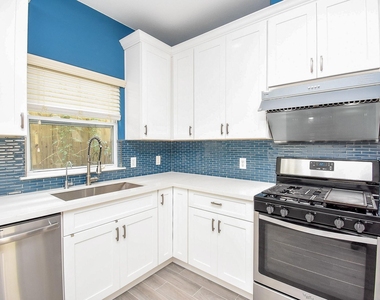 2202 Naomi Street - Photo Thumbnail 12
