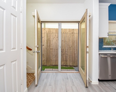2202 Naomi Street - Photo Thumbnail 18