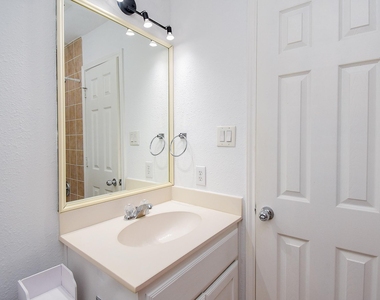 2202 Naomi Street - Photo Thumbnail 37