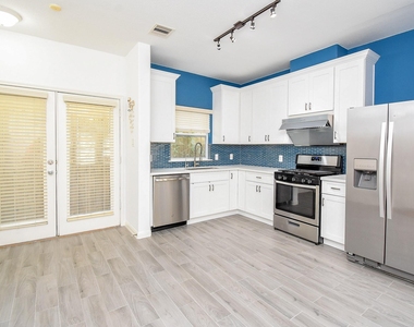 2202 Naomi Street - Photo Thumbnail 9