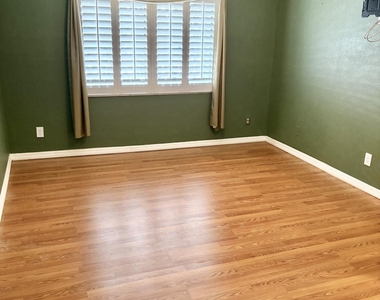 905 N Harbor City Boulevard - Photo Thumbnail 20