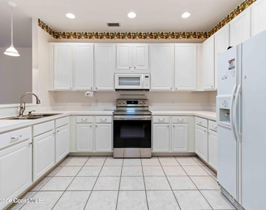 4035 Estancia Way - Photo Thumbnail 2