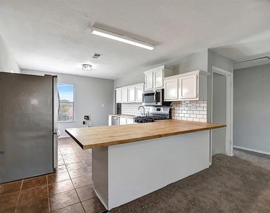 5313 Perry Avenue - Photo Thumbnail 3