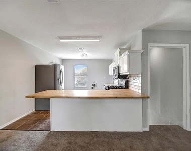 5313 Perry Avenue - Photo Thumbnail 4