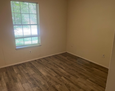 14619 Wind Lawn Drive - Photo Thumbnail 8