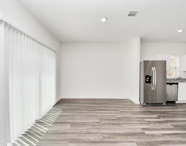 10312 Malta Trace Drive - Photo Thumbnail 8