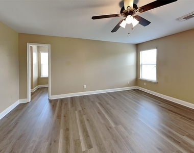 3710 Mystic Meadows Lane - Photo Thumbnail 9