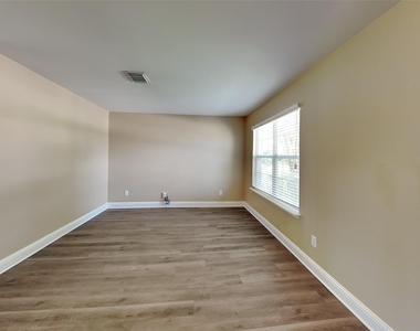 3710 Mystic Meadows Lane - Photo Thumbnail 5