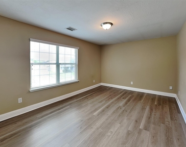 3710 Mystic Meadows Lane - Photo Thumbnail 13
