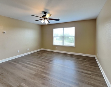 3710 Mystic Meadows Lane - Photo Thumbnail 7