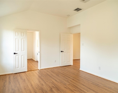 16327 Woma Court - Photo Thumbnail 21
