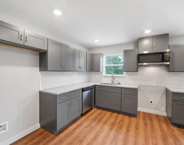 8120 Laura Koppe Rd - Photo Thumbnail 8