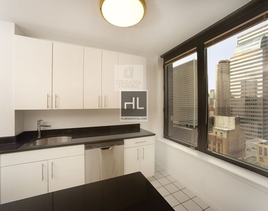 East 57th Street - Photo Thumbnail 2