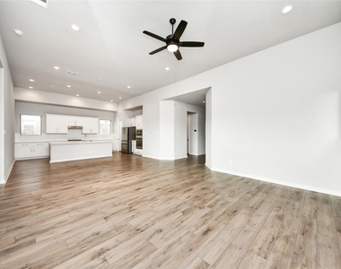 2901 Apple Rose L Lane - Photo Thumbnail 11