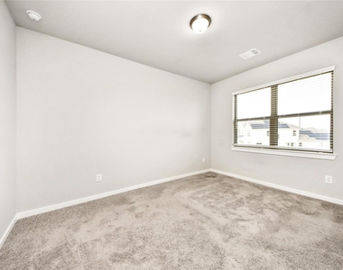 2901 Apple Rose L Lane - Photo Thumbnail 25