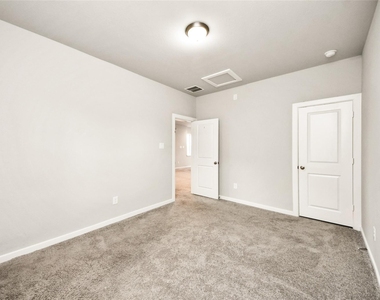 2901 Apple Rose L Lane - Photo Thumbnail 28