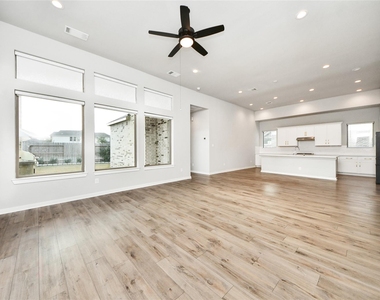 2901 Apple Rose L Lane - Photo Thumbnail 10