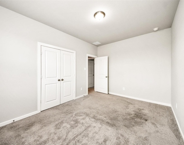 2901 Apple Rose L Lane - Photo Thumbnail 30