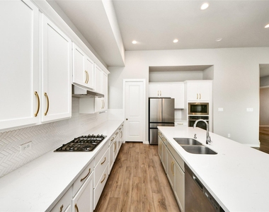 2901 Apple Rose L Lane - Photo Thumbnail 8