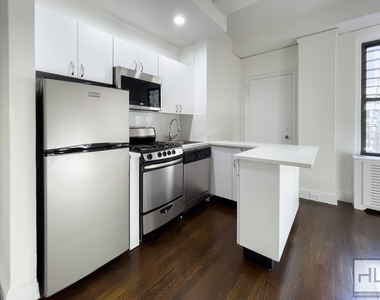 East 46 Street - Photo Thumbnail 1