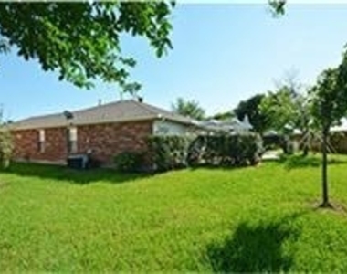 21506 Misty Isle - Photo Thumbnail 25