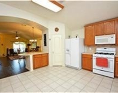 21506 Misty Isle - Photo Thumbnail 10