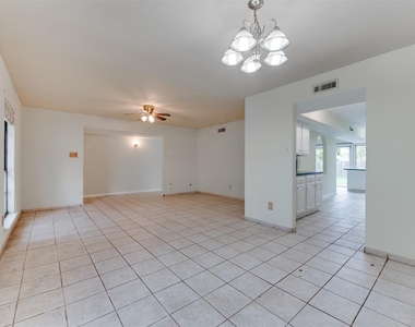 15702 Mendocino Drive - Photo Thumbnail 12