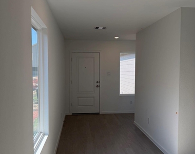 662 Road 590110 - Photo Thumbnail 3