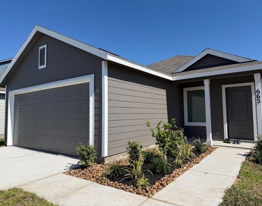 662 Road 590110 - Photo Thumbnail 1