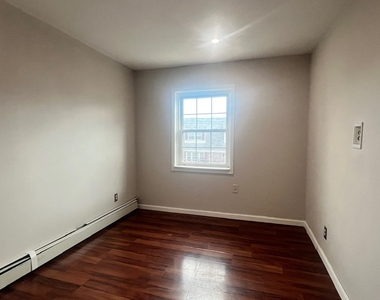 10563 Flatlands 4 Street - Photo Thumbnail 6