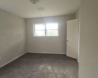 9206 Mirawood Street - Photo Thumbnail 6
