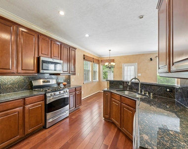 11303 English Rose Trail - Photo Thumbnail 14