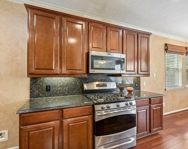 11303 English Rose Trail - Photo Thumbnail 5