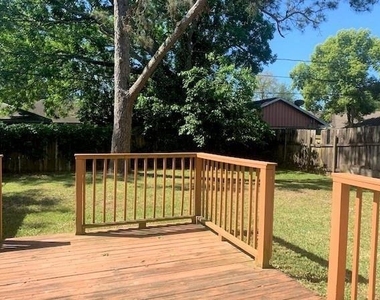 1853 Dolphin Drive - Photo Thumbnail 11