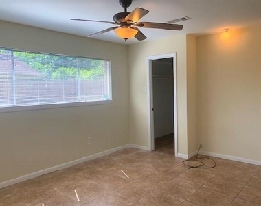 1853 Dolphin Drive - Photo Thumbnail 10