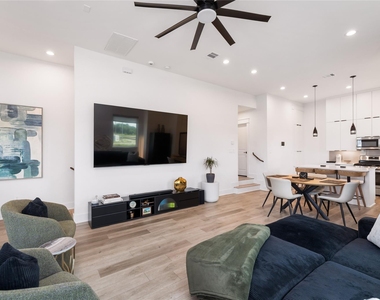 1602 Mary Street - Photo Thumbnail 11