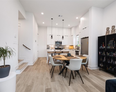 1602 Mary Street - Photo Thumbnail 13