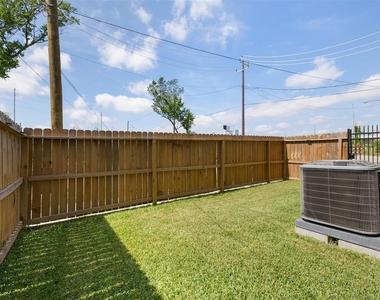 1602 Mary Street - Photo Thumbnail 30