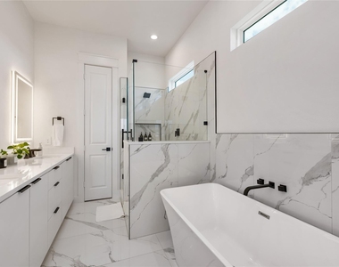 1602 Mary Street - Photo Thumbnail 23